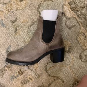 Frye Sabrina Chelsea Boots
